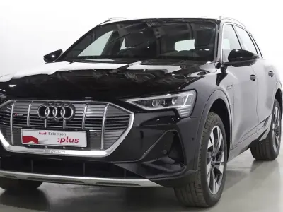 Käytetty Audi e-tron S-line plus 300 kW (408 HP) 2022 Musta Katumaasturi
