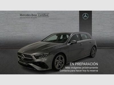 Usado Mercedes A180 136 HP (100 kW) 2025 Cinzento Sedan