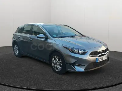 Usado Kia Ceed 100 CV (73 kW) 2022 Gris / plata Utilitario