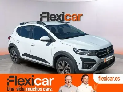 Usado Dacia Sandero Comfort 91 CV (66 kW) 2022 Blanco Utilitario