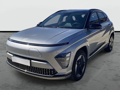 Usado Hyundai Kona Blackline 111 kW (151 CV) 2023 Plata shimmering (techo negro) SUV