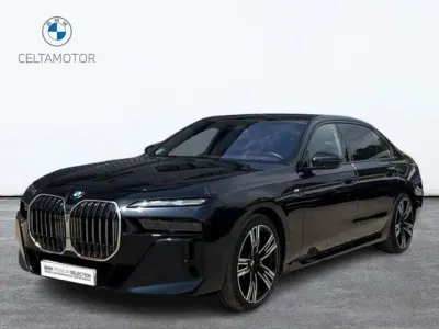 Usado BMW 740 Comfort Edition 299 CV (219 kW) 2024 Negro Berlina