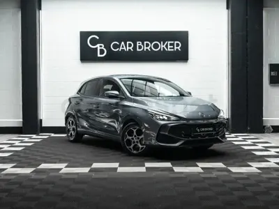 Usado MG MG3 Luxury 195 CV (143 kW) 2024 Gris / plata Utilitario