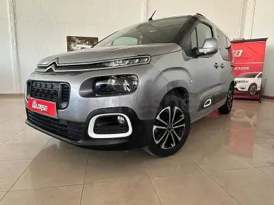 Usado Citroën Berlingo Shine 100 CV (73 kW) 2019 Gris / plata Monovolumen