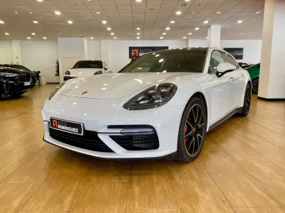 Usado Porsche Panamera Turbo Sport Turismo Sport Turismo 549 CV (403 kW) 2017 Blanco Familiar