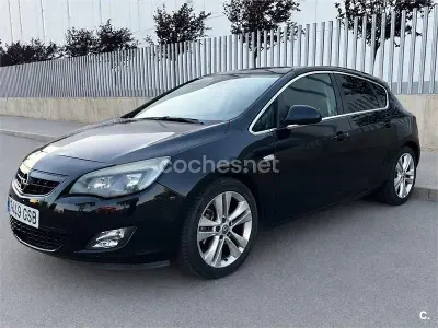 Usado Opel Astra Sport 125 CV (91 kW) 2009 Negro Berlina