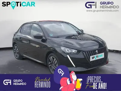 Usado Peugeot 208 Allure 100 CV (73 kW) 2022 Negro Utilitario