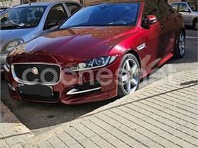 Usado Jaguar XE R-Sport 180 CV (132 kW) 2015 Granate Berlina