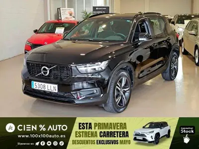 Begagnad Volvo XC40 R-Design 163 HK (119 kW) 2020 Svart SUV