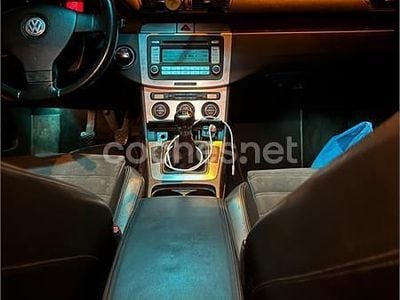 Usado VW Passat Individual 140 CV (102 kW) 2007 Gris / plata Berlina