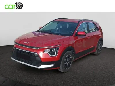 Usado Kia Niro 129 CV (94 kW) 2025 Rojo SUV