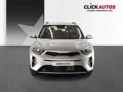 Usado Kia Stonic 79 CV (58 kW) 2025 Gris / plata SUV