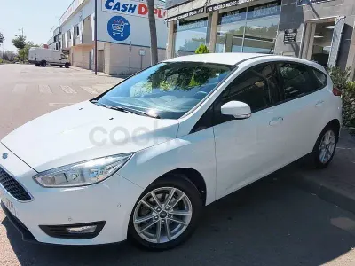 Usado Ford Focus Titanium 125 CV (91 kW) 2017 Blanco Berlina