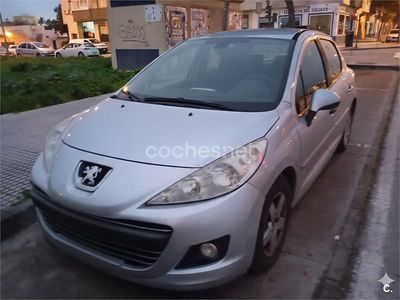 Usado Peugeot 207 Sport 70 CV (51 kW) 2009 Gris / plata Berlina