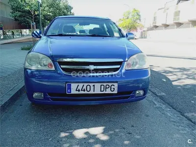 Usado Chevrolet Nubira SX 109 CV (80 kW) 2005 Azul Berlina