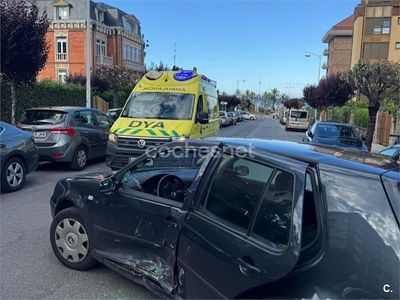 Gris / plata Usado 2003 VW Golf IV Conceptline Berlina | 700 €