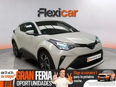 Usado Toyota C-HR Advance 184 HP (135 kW) 2022 Branco SUV