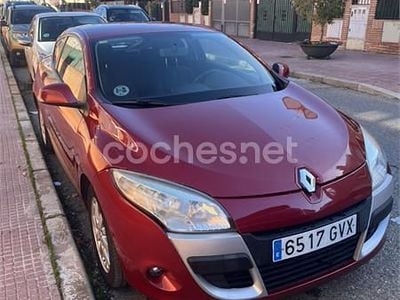 Rojo Usado 2010 Renault Mégane Expression Berlina | 5499 € (Precio justo)