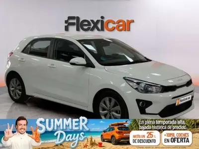 Usado Kia Rio 101 CV (74 kW) 2023 Blanco Berlina