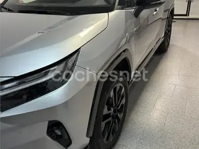Usado Toyota RAV4 Hybrid Style 218 CV (160 kW) 2022 Gris / plata SUV