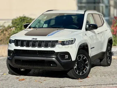Usado Jeep Compass Trailhawk 240 CV (176 kW) 2023 Blanco SUV