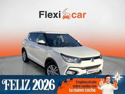 Usado Ssangyong (KGM) Tivoli Limited 128 CV (94 kW) 2018 Blanco SUV