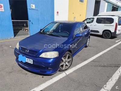 Usado Opel Astra Club 84 CV (61 kW) 2004 Azul Berlina