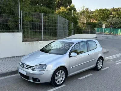 Usado VW Golf IV Sportline 140 CV (102 kW) 2006 Gris / plata Berlina