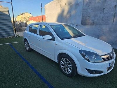 Usado Opel Astra Enjoy 110 CV (80 kW) 2009 Blanco Berlina