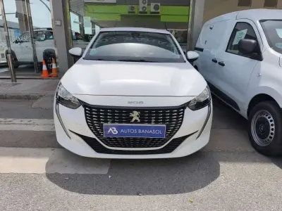 Usado Peugeot 208 Active 102 CV (75 kW) 2021 Blanco Utilitario
