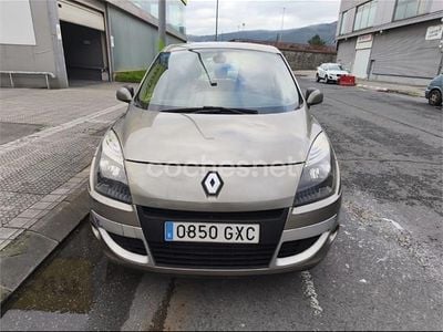 Usado Renault Scénic III 105 CV (77 kW) 2010 Beige Monovolumen