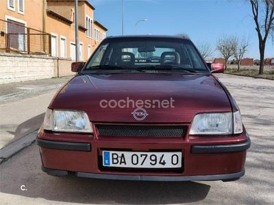 Usado Opel Kadett 129 CV (94 kW) 1990 Granate Utilitario