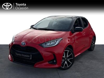 Usado Toyota Yaris Hybrid Style 116 CV (85 kW) 2022 Rojo Berlina