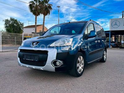 Usado Peugeot Partner Tepee Outdoor 90 CV (66 kW) 2010 Azul Monovolumen