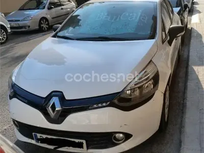 Usado Renault Clio IV Authentique 75 CV (55 kW) 2015 Blanco Berlina
