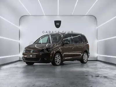 Usado VW Touran Advance 140 CV (102 kW) 2012 Beige Monovolumen