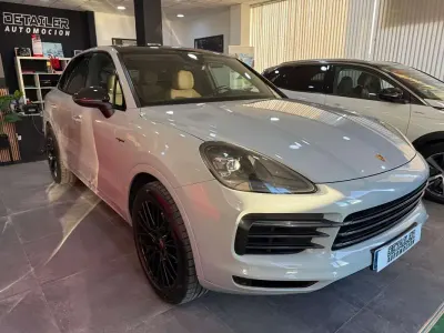 Usado Porsche Cayenne 462 CV (339 kW) 2020 Gris SUV