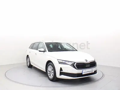 Usado Skoda Octavia Selection 116 CV (85 kW) 2026 Blanco Familiar
