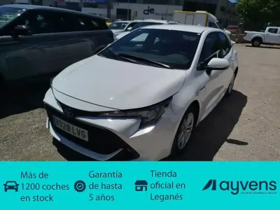 Używany Toyota Corolla Active 122 KM (89 kW) 2021 Biały Sedan/Limuzyna