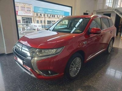 Rojo Usado 2019 Mitsubishi Outlander P-HEV Motion SUV | 16.900 € (Super precio)
