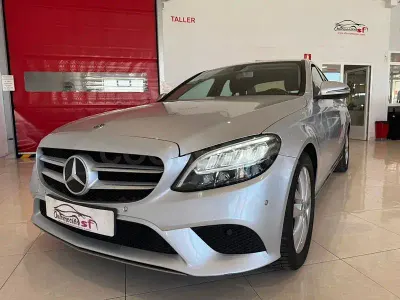 Usado Mercedes C200 160 CV (117 kW) 2019 Gris / plata Berlina