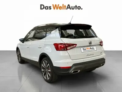 Usado Seat Arona FR 115 CV (84 kW) 2025 Blanco SUV