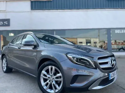 Usado Mercedes GLA200 Urban 136 CV (100 kW) 2017 Gris / plata SUV
