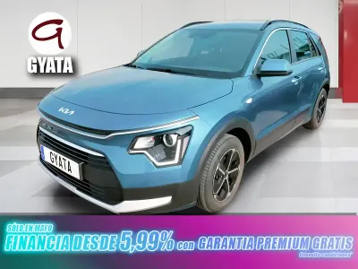 Käytetty Kia Niro 141 HP (103 kW) 2023 Sininen Katumaasturi