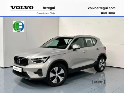 Usado Volvo XC40 Core 163 CV (119 kW) 2025 Gris / plata SUV