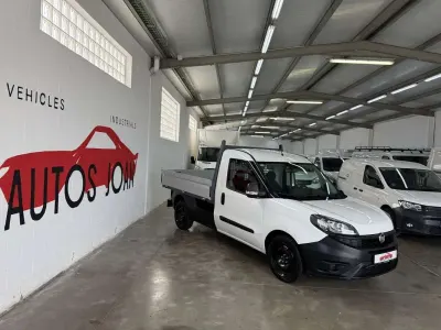 Usado Fiat Doblò 95 CV (69 kW) 2018 Blanco Monovolumen