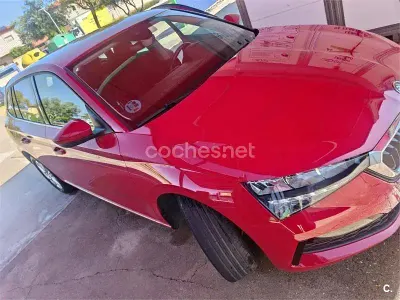 Usado Skoda Scala Sport 110 CV (80 kW) 2022 Rojo Utilitario