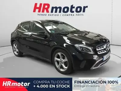 Begagnad Mercedes GLA200 136 HK (100 kW) 2017 Svart SUV