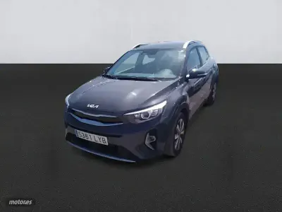 Usado Kia Stonic 120 CV (88 kW) 2022 Gris SUV