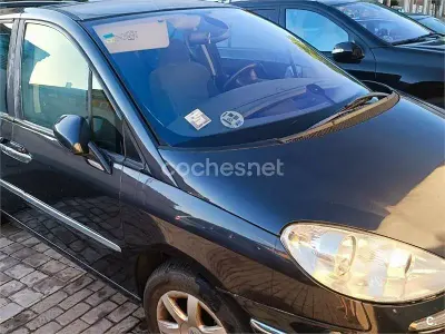 Usado Peugeot 807 136 CV (100 kW) 2009 Verde Monovolumen